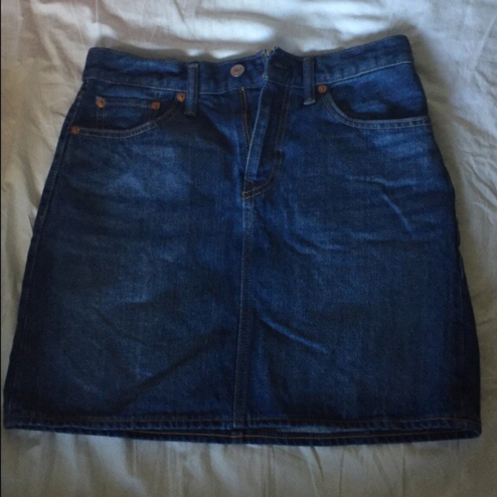 levi’s denim skirt